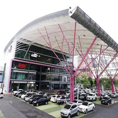Siam Stadium Hostel Bangkok Ngoại thất bức ảnh