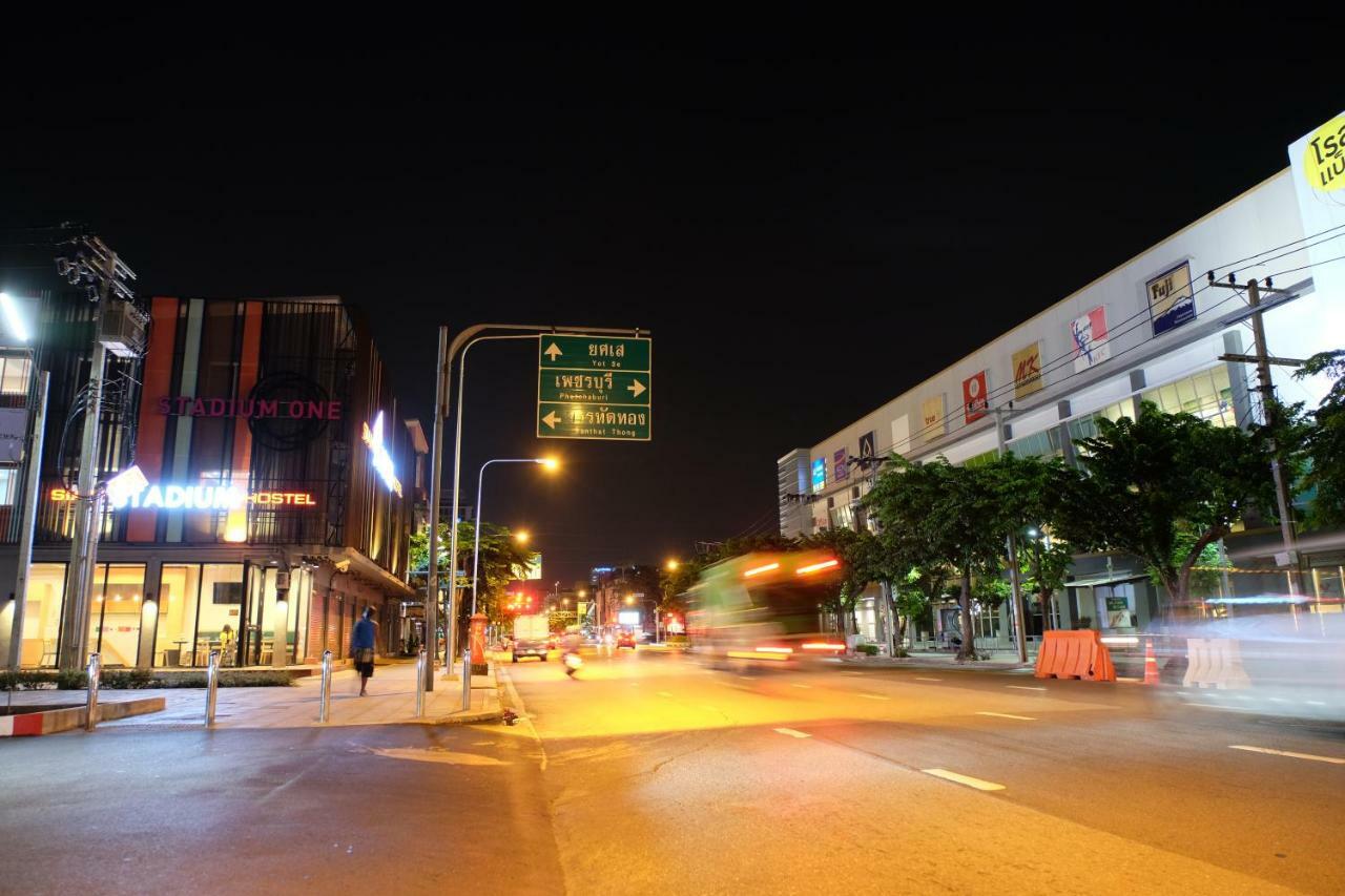 Siam Stadium Hostel Bangkok Ngoại thất bức ảnh